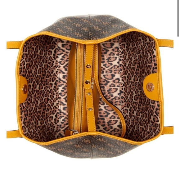 New GUESS Tote Set - Picture 5 of 9